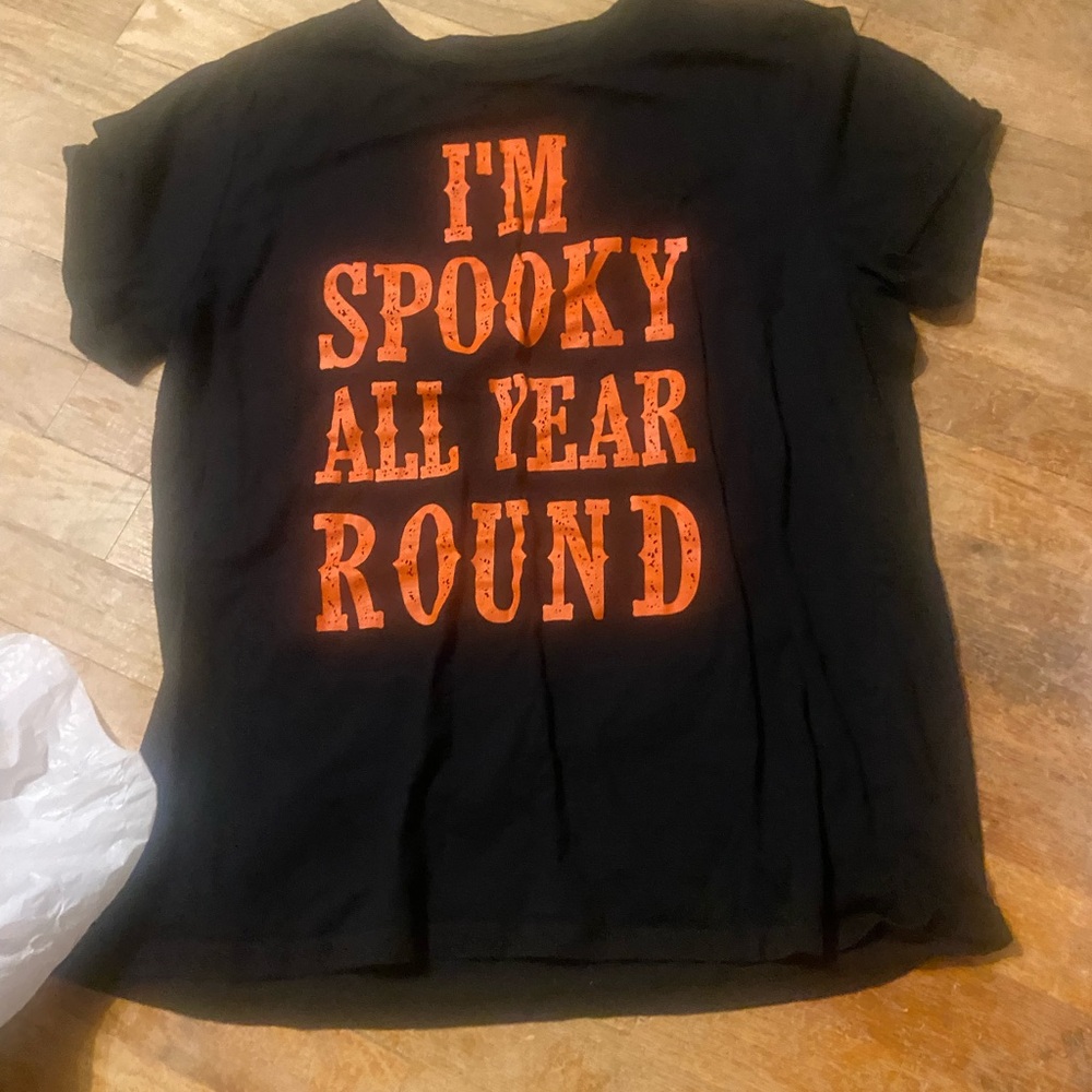 Black r-shirt